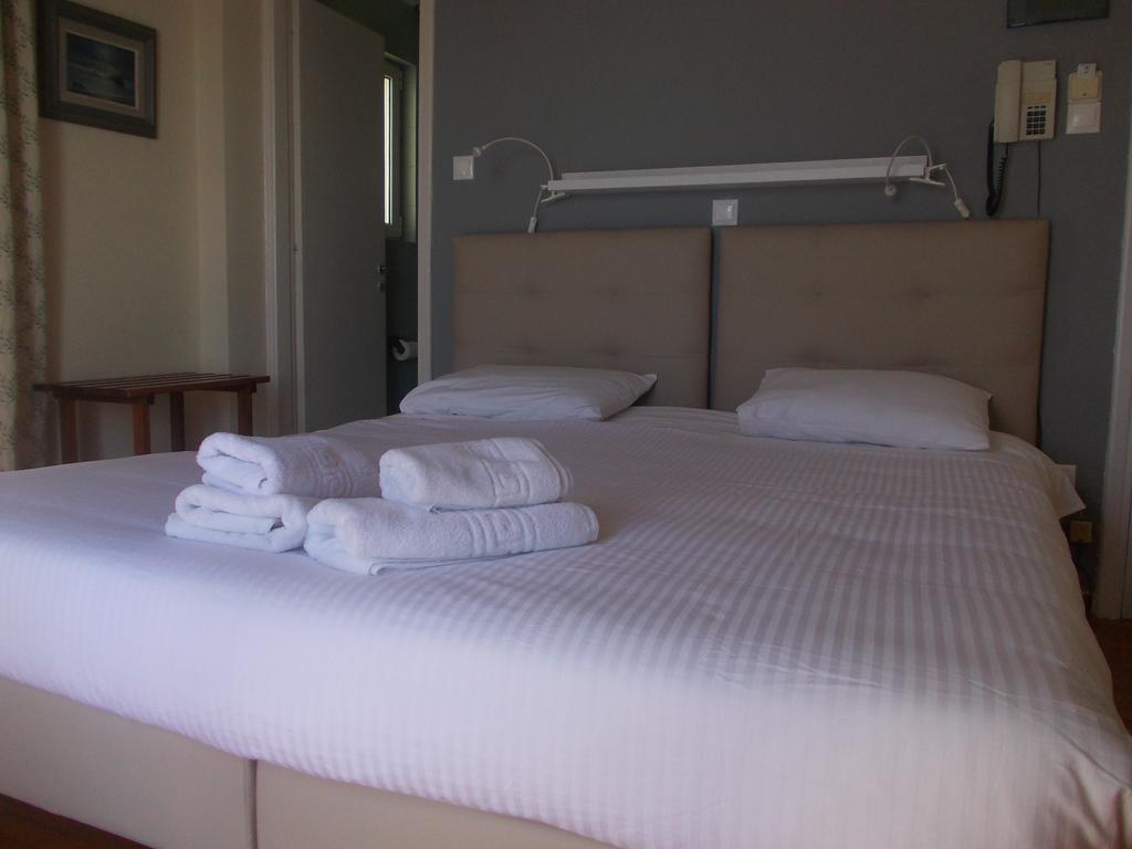 Hotel Theoxenia Лутракі Екстер'єр фото