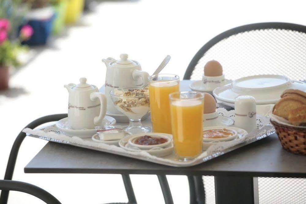 Hotel Theoxenia Лутракі Екстер'єр фото