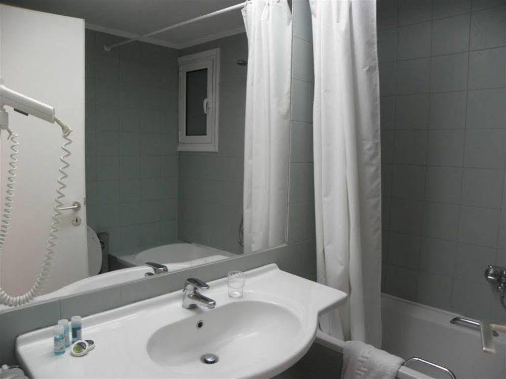 Hotel Theoxenia Лутракі Екстер'єр фото