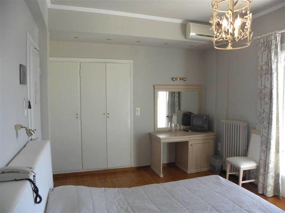 Hotel Theoxenia Лутракі Екстер'єр фото