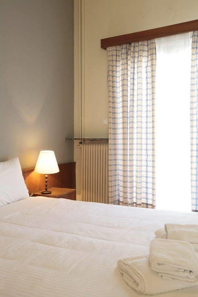 Hotel Theoxenia Лутракі Екстер'єр фото
